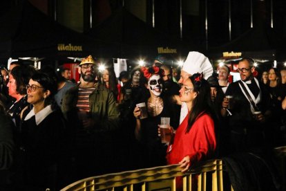 El público acudió, como es ya tradición, mayoritariamente disfrazado al Hallowindie.
