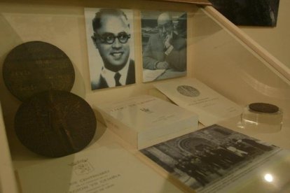 El Museo de León organizó una exposición en homenaje al investigador Antonio García y Bellido, padre del genetista fallecido.