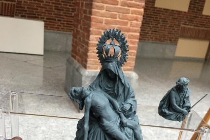 Reproducción en 3D de la Virgen del Mercado realizada los artesanos sevillanos de Madertalia.