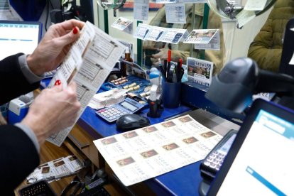 Las ventas de la lotería de Navidad se aceleran a poco más de un mes del sorteo.