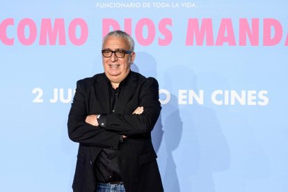 Leo Harlem combina cine, televisión y monólogos con su estilo inconfundible de crítica social y humor directo.