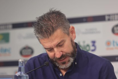 Fernando Estévez se marcha dolido de la SD Ponferradina.