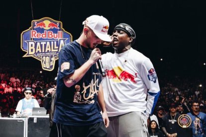 Bnet, a la izquierda, y el colombiano Fat N en la Batalla Nueva Historia.