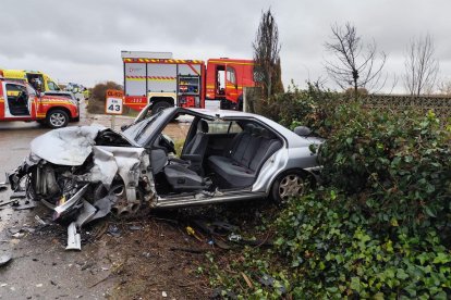 Choque frontal entre cinco vehículos en Bercianos del Páramo.