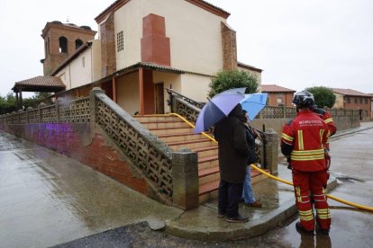 Exterior de la iglesia de San Andrés el jueves pasado, cuando se desató el incendio.