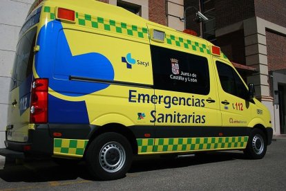 Archivo - Ambulancia Soporte Vital Básico.