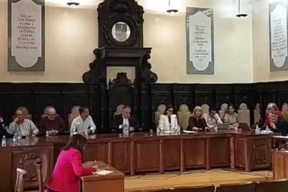 Celebración del pleno de presupuestos, ayer en Astorga.