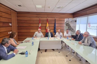 Momento de la firma del convenio.
