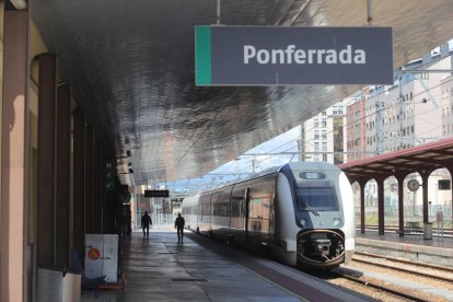 Imagen de la Estación de Ponferrada por dónde circulan los trenes hacia Galicia.