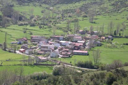 Imagen del pueblo de Carande, situado en la montaña oriental leonesa