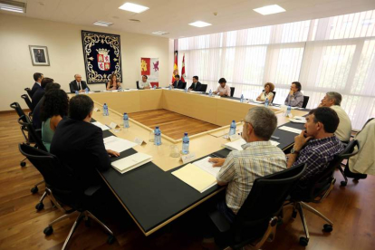 Reunión de la Fundación en la sede de las Cortes, el pasado martes.