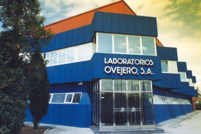 Imagen del exterior de la sede de Laboratorios Ovejero. DL