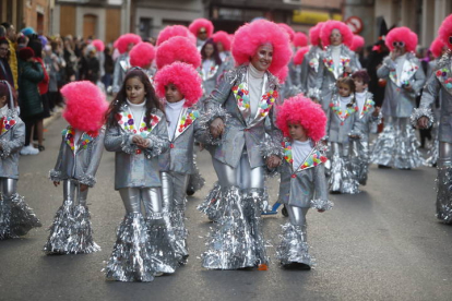 La Bañeza se encuentra en el ecuador de sus fiestas carnavaleras, pero si lo que ya ha pasado ha sido espectacular, lo mejor está aún por llegar. RAMIRO