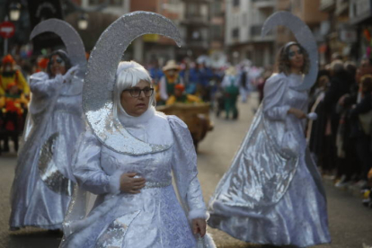 La Bañeza se encuentra en el ecuador de sus fiestas carnavaleras, pero si lo que ya ha pasado ha sido espectacular, lo mejor está aún por llegar. RAMIRO