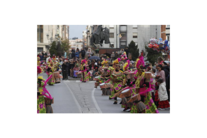 Participaron en el desfile la Peña No lo veo, la Peña Pimentón Picante, la peña Lección de Humor, la peña La Corona, el grupo el Secreto del Puente Boeza, Equipo Utopía, el grupo el Patio Escuela de Artistas, el colegio Campo de los Judíos, la Asociación Cultural Vegandres, el grupo Amigos Flores Existe y el grupo El Gallinero. LUIS DE LA MATA