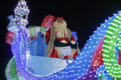 Cabalgata de Papa Noel en León. RAMIRO
