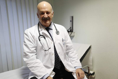 El doctor José Luis de la Cruz Vigo, especialista en cirugía de la obesidad. RAMIRO