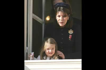 Aquí se pudo ver a la pequeña Alejandra, hija menor de la princesa Carolina y su marido Ernesto de Hannover.