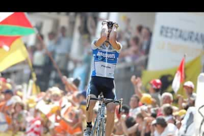 El estadounidense George Hincapie (Discovery Channel) logró un gran triunfo en la etapa reina con cuatro cotas de primera y un final en St. Lary Soulan, tras «robar» el triunfo a Oscar Pereiro (Phonak).