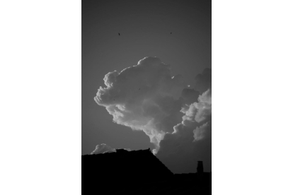'Una tormenta monstruosa'. De Juan Carlos Estrada Liébana. En Navatejera.