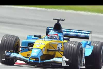 Alonso es corredor de la marca automovilística Renault.