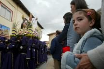 El cristo de Mansilla, una de las tallas más viejas que se sacan en España