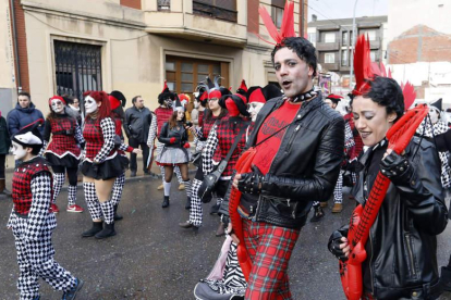 Los carnavaleros por libre nunca faltan. MARCIANO.