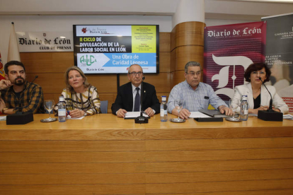 Daniel Ingelmo, Ana Victoria Carro, Félix Llorente, Constancio García y Carmen Tapia, ayer en el Club de Prensa. RAMIRO