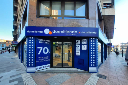 Dormitienda acaba de inaugurar sus instalaciones en la avenida Independencia 5 de la capital leonesa. DL
