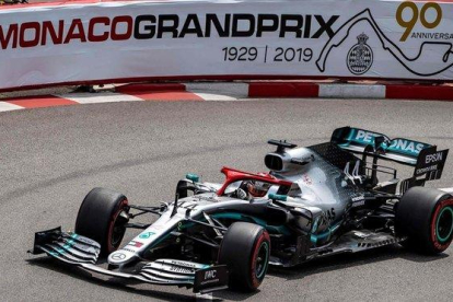 Lewis Hamilton (Mercedes) consiguió  llevarse la pole, la número 85 de su carrera, en el GP de Mónaco de F1.