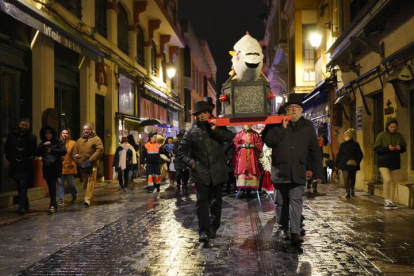 El Entierro de la Sardina cierra los carnavales en León. J NOTARIO