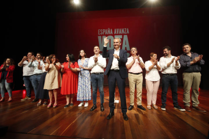 Mitin de Zapatero en apoyo de las candidaturas del PSOE al Congreso y al Senado por León. RAMIRO