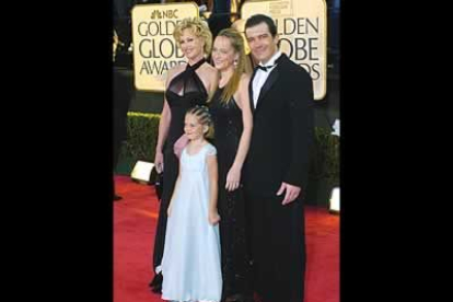 Melanie Griffit y Antonio Banderas, con sus hijas Stella del Carmen y Dakota.