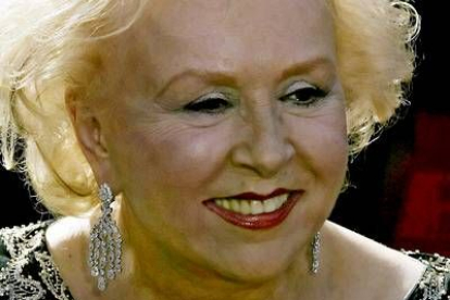 ..y mejor actriz secundaria, para Doris Roberts.