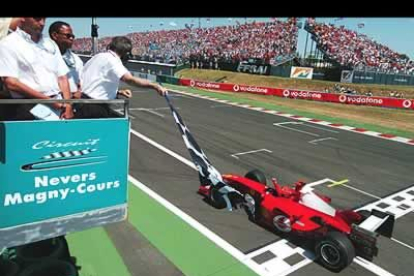 Así, cuando Alonso se reincorporó a la pista, el piloto de Ferrari ya se había instalado en cabeza de manera irreversible.