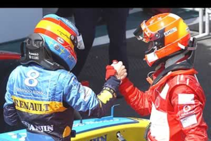 Al final, Alonso obtuvo su mejor resultado de este año y subió al segundo puesto del podio francés, escoltado por el brasileño Barrichello.
