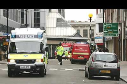 Los hospitales en Londres están en estado de alerta tras las múltiples explosiones,entre ellas en las estaciones de Edgeware Road, King