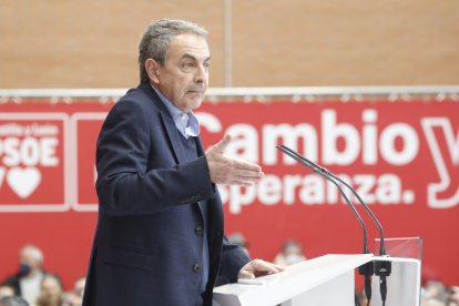 José Luis Rodríguez Zapatero también estuvo en el acto del PSOE en León. MARCIANO PÉREZ