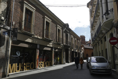 La sede de la delegación leonesa del Colegio Oficial de Arquitectos está en el Palacio de Gaviria, en la calle Conde Luna. FERNANDO OTERO