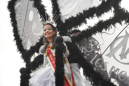 El gran desfile del Carnaval de La Bañeza. J. NOTARIO