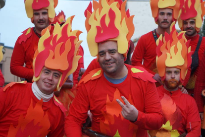 El gran desfile del Carnaval de La Bañeza. J. NOTARIO