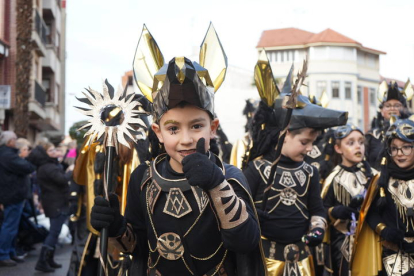 El gran desfile del Carnaval de La Bañeza. J. NOTARIO