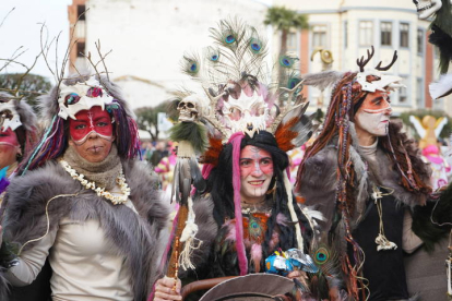 El gran desfile del Carnaval de La Bañeza. J. NOTARIO