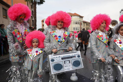 El gran desfile del Carnaval de La Bañeza. J. NOTARIO