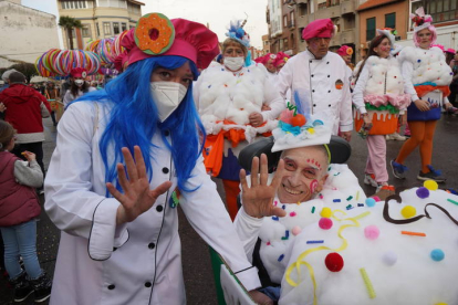 El gran desfile del Carnaval de La Bañeza. J. NOTARIO