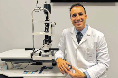 El doctor Carlos Plaza, de la Clínica LeónOcular, es especialista en enfermedades de la retina. DL