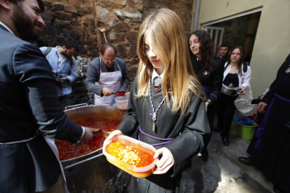 Procesión del Santo Potajero en La Bañeza. RAMIRO