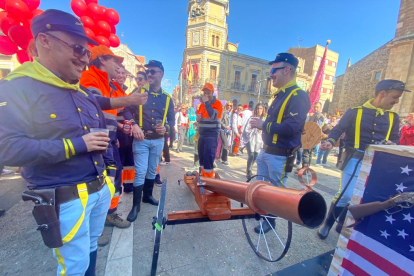 Diversión a raudales en el Carnaval auténtico de La Bañeza. RAMIRO