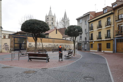La plaza de San Pelayo, con la catedral al fondo. MARCIANO PÉREZ