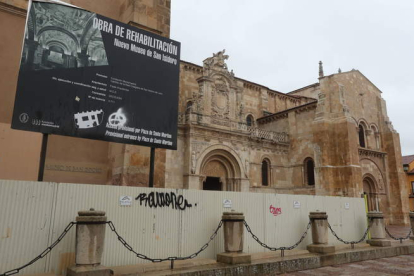El Museo de San Isidoro cerrará sus puertas al público este mes durante catorce días. RAMIRO